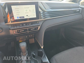 2025 Toyota Camry LE - miniatura 11