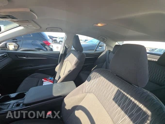 2025 Toyota Camry LE - miniatura 18