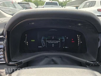 2025 Toyota Camry LE - miniatura 2