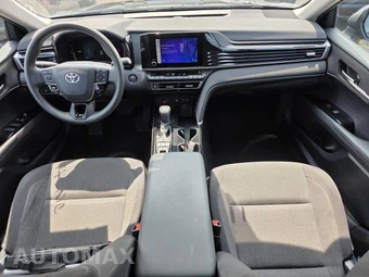 2025 Toyota Camry LE - miniatura 7