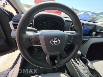 2025 Toyota Camry LE - miniatura 10