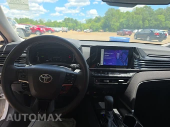 2025 Toyota Camry LE - miniatura 11