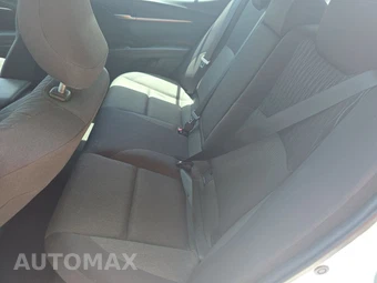 2025 Toyota Camry LE - miniatura 13