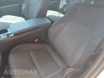 2025 Toyota Camry LE - miniatura 7