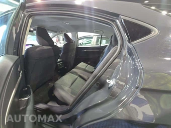 2025 Toyota Camry LE - miniatura 13