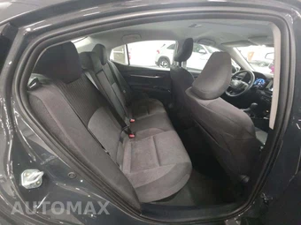 2025 Toyota Camry LE - miniatura 13