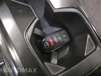 2025 Toyota Camry LE - miniatura 5