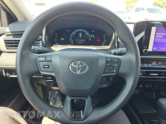 2025 Toyota Camry LE - miniatura 10