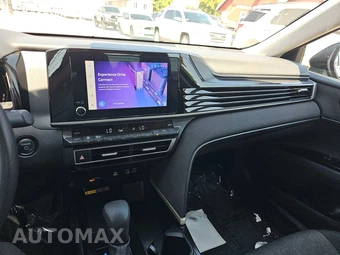 2025 Toyota Camry LE - miniatura 11