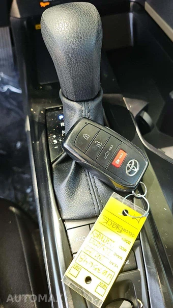 2025 Toyota Camry LE - miniatura 20