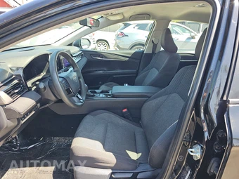 2025 Toyota Camry LE - miniatura 7