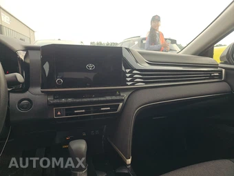 2025 Toyota Camry LE - miniatura 11