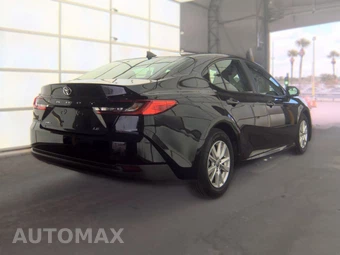 2025 Toyota Camry LE - miniatura 4