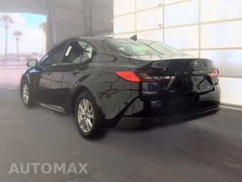 2025 Toyota Camry LE - miniatura 6