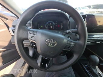 2025 Toyota Camry LE - miniatura 10