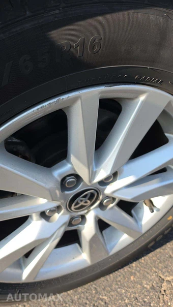 2025 Toyota Camry LE - miniatura 19