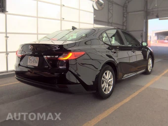 2025 Toyota Camry LE - miniatura 4