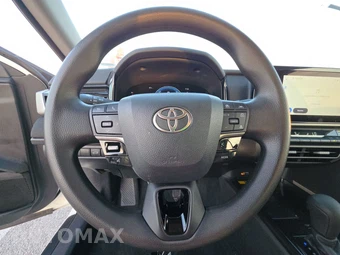 2025 Toyota Camry LE - miniatura 10