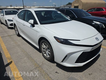 2025 Toyota Camry LE - miniatura 3