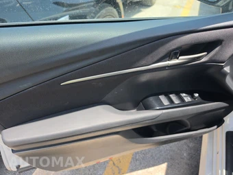 2025 Toyota Camry LE - miniatura 9