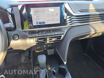 2025 Toyota Camry LE - miniatura 11