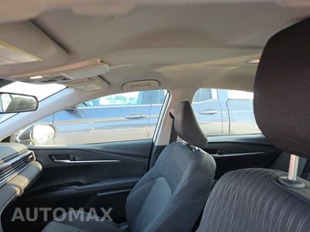 2025 Toyota Camry LE - miniatura 17