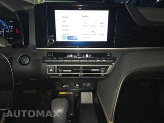 2025 Toyota Camry LE - miniatura 11