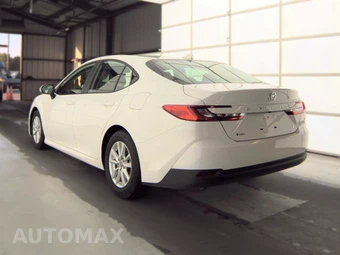 2025 Toyota Camry LE - miniatura 6