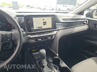 2025 Toyota Camry LE - miniatura 11
