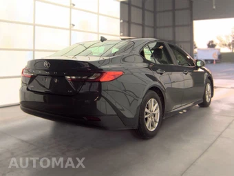 2025 Toyota Camry LE - miniatura 4
