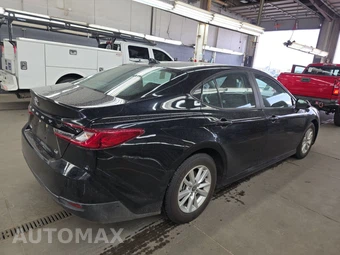 2025 Toyota Camry LE – miniatura 4