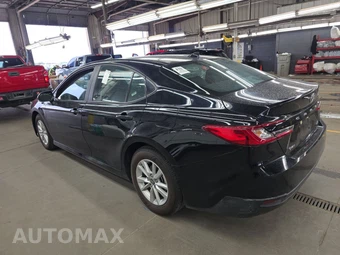 2025 Toyota Camry LE – miniatura 6