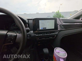 2025 Toyota Camry LE - miniatura 10