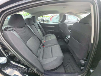 2025 Toyota Camry LE - miniatura 16