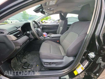 2025 Toyota Camry LE - miniatura 6