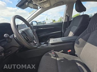 2025 Toyota Camry LE - miniatura 7