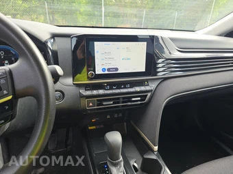 2025 Toyota Camry LE - miniatura 11
