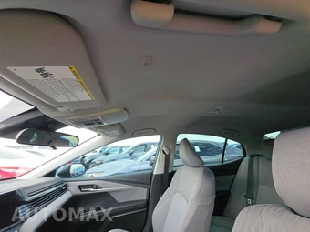 2025 Toyota Camry LE - miniatura 17
