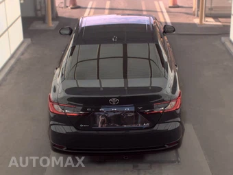 2025 Toyota Camry LE - miniatura 5