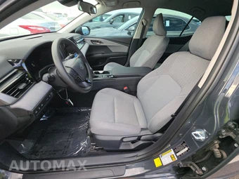 2025 Toyota Camry LE - miniatura 7