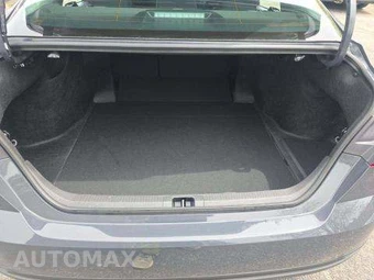 2025 Toyota Camry LE - miniatura 15