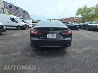 2025 Toyota Camry LE - miniatura 4