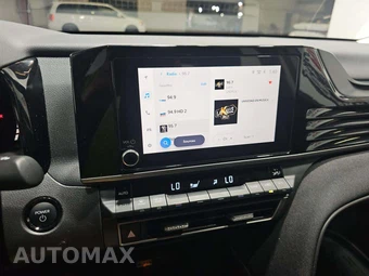 2025 Toyota Camry LE - miniatura 10