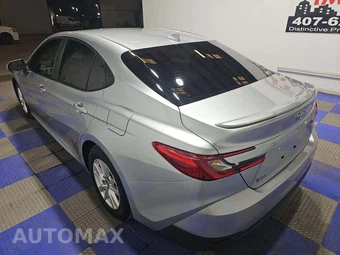 2025 Toyota Camry LE - miniatura 2