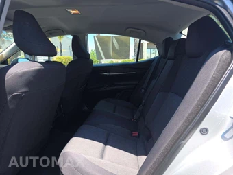 2025 Toyota Camry LE - miniatura 10
