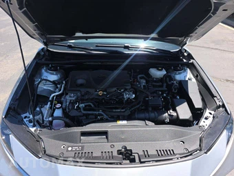 2025 Toyota Camry LE - miniatura 19
