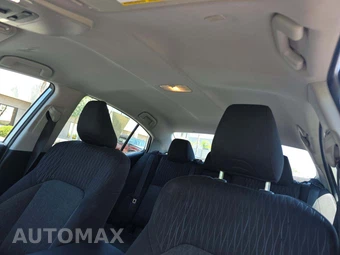 2025 Toyota Camry LE - miniatura 8