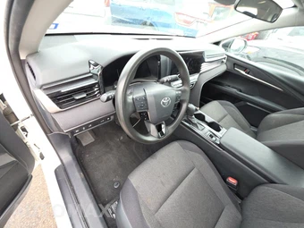 2025 Toyota Camry LE - miniatura 11