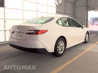 2025 Toyota Camry LE - miniatura 4