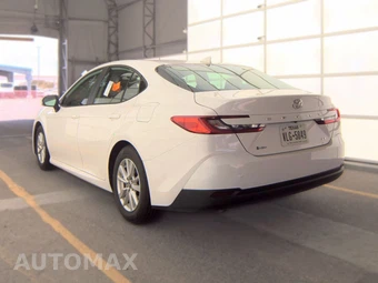 2025 Toyota Camry LE - miniatura 6